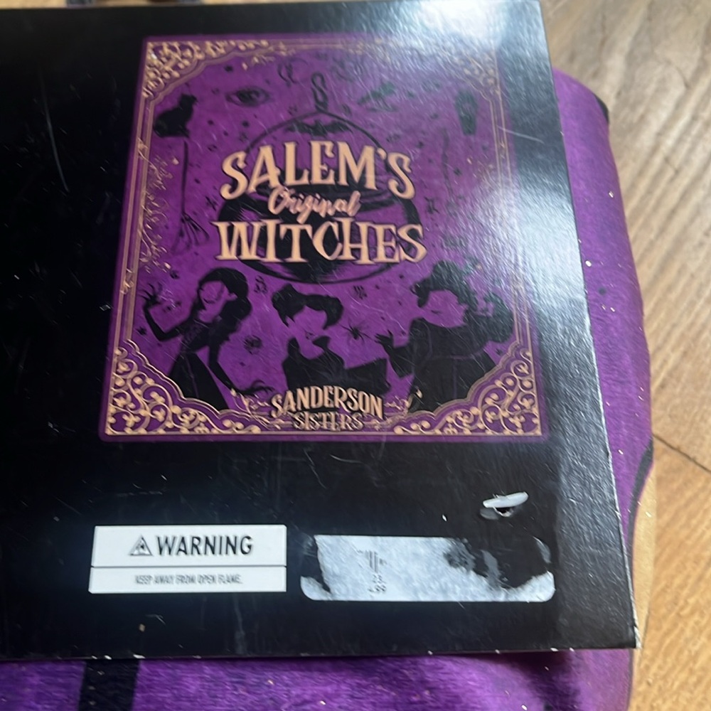 Disney Hocus Pocus Salem’s Witches Fleece Throw Blanket Spirit Halloween NEW - Picture 8 of 8